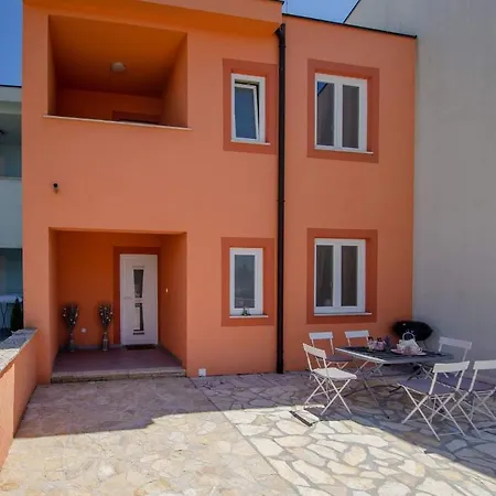 House With Swimming Pool Iva Marcana