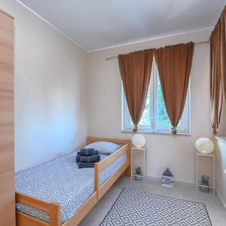 Villa House With Swimming Pool Iva