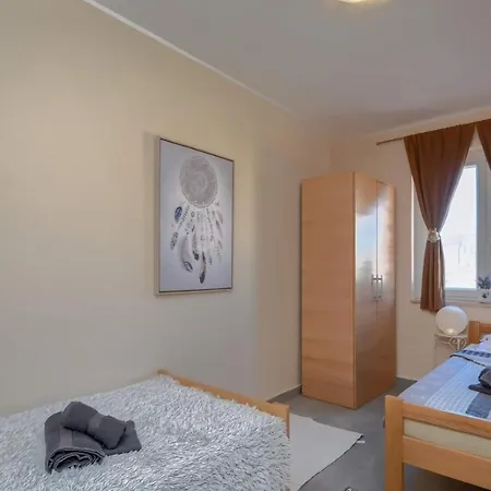 Villa House With Swimming Pool Iva Marcana