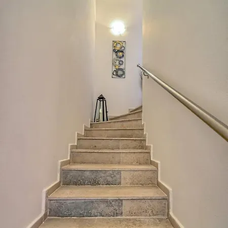 Villa House With Swimming Pool Iva Marcana