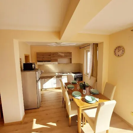 House With Swimming Pool Iva Villa *