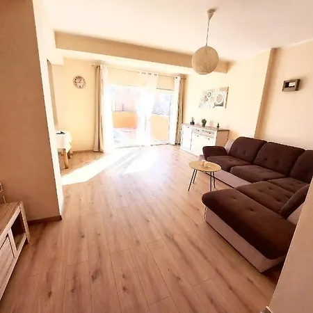 House With Swimming Pool Iva Villa *