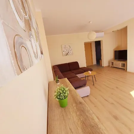 Villa House With Swimming Pool Iva